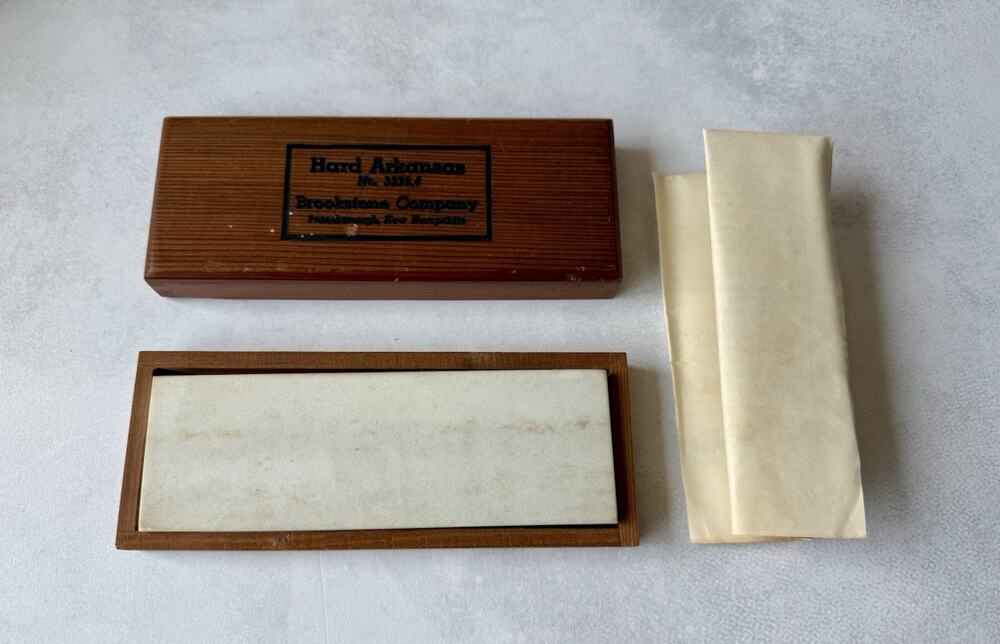 Brookstone Hard Arkansas Cutting Edge Honing Sharpener Whetstone With Wood Box